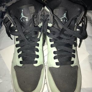 Air Jordan tennis shoes